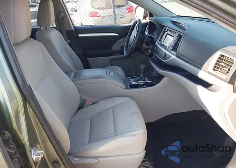 2018 Toyota Highlander Le из США, поврежденный, VIN 5TDZARFH1JS035487